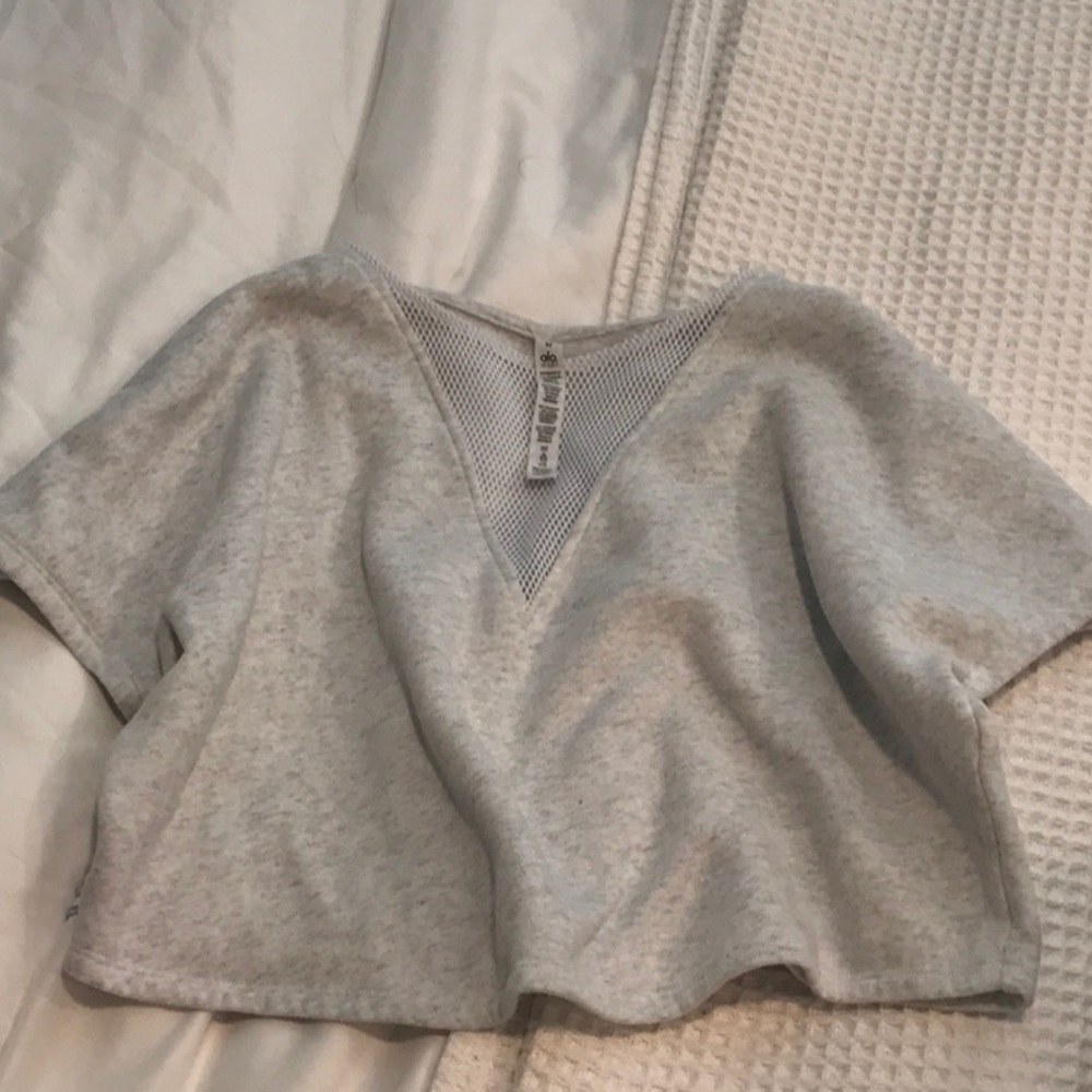 Alo Yoga Shortsleeved Sweatshirt